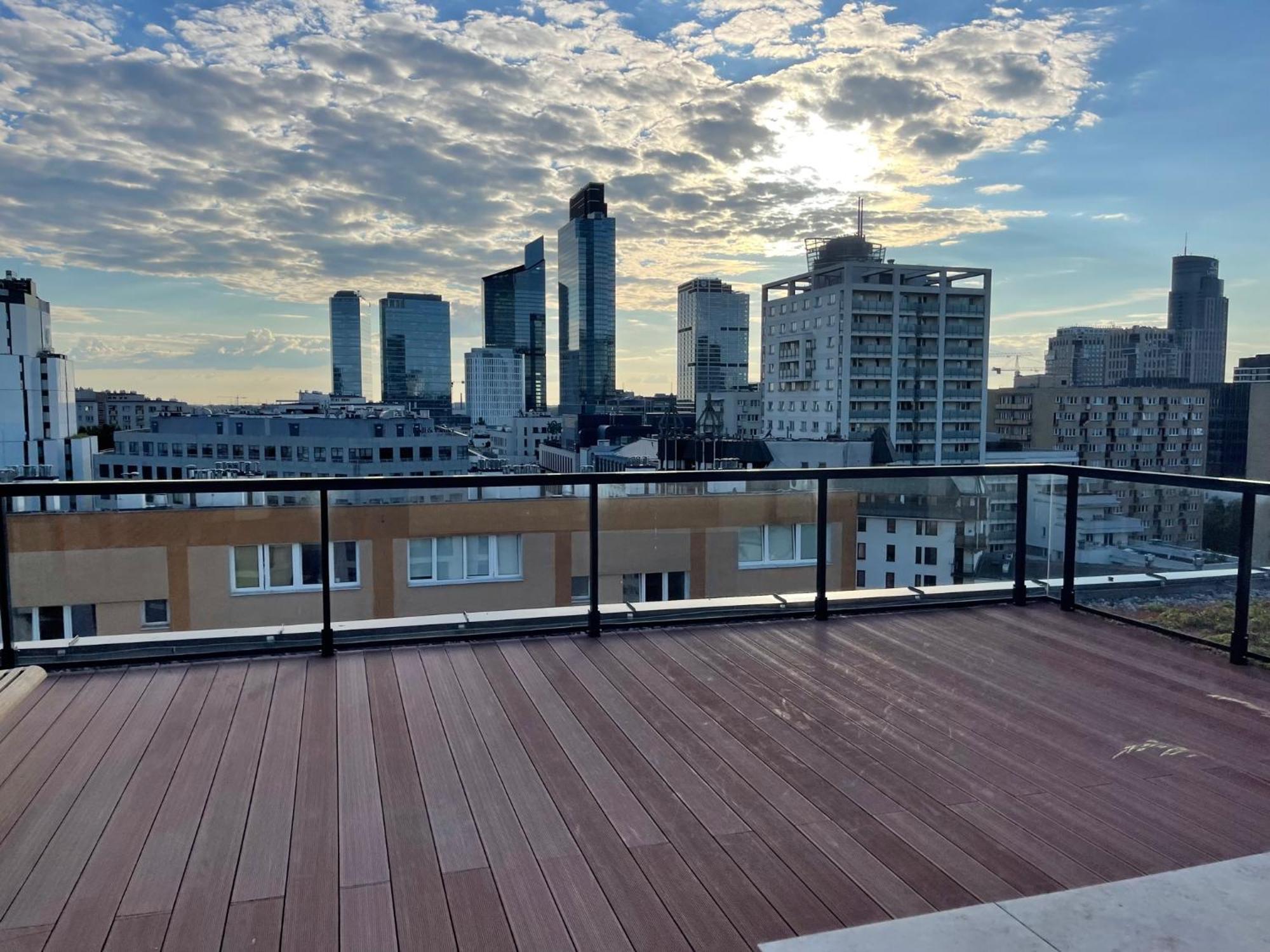 Apartament Sienna 65 - Taras Na Dachu Z Panorama 360 Na Warszawe -roof Terrace With A Beautiful View - Prywatny Balkon - Private Balcony - Better *